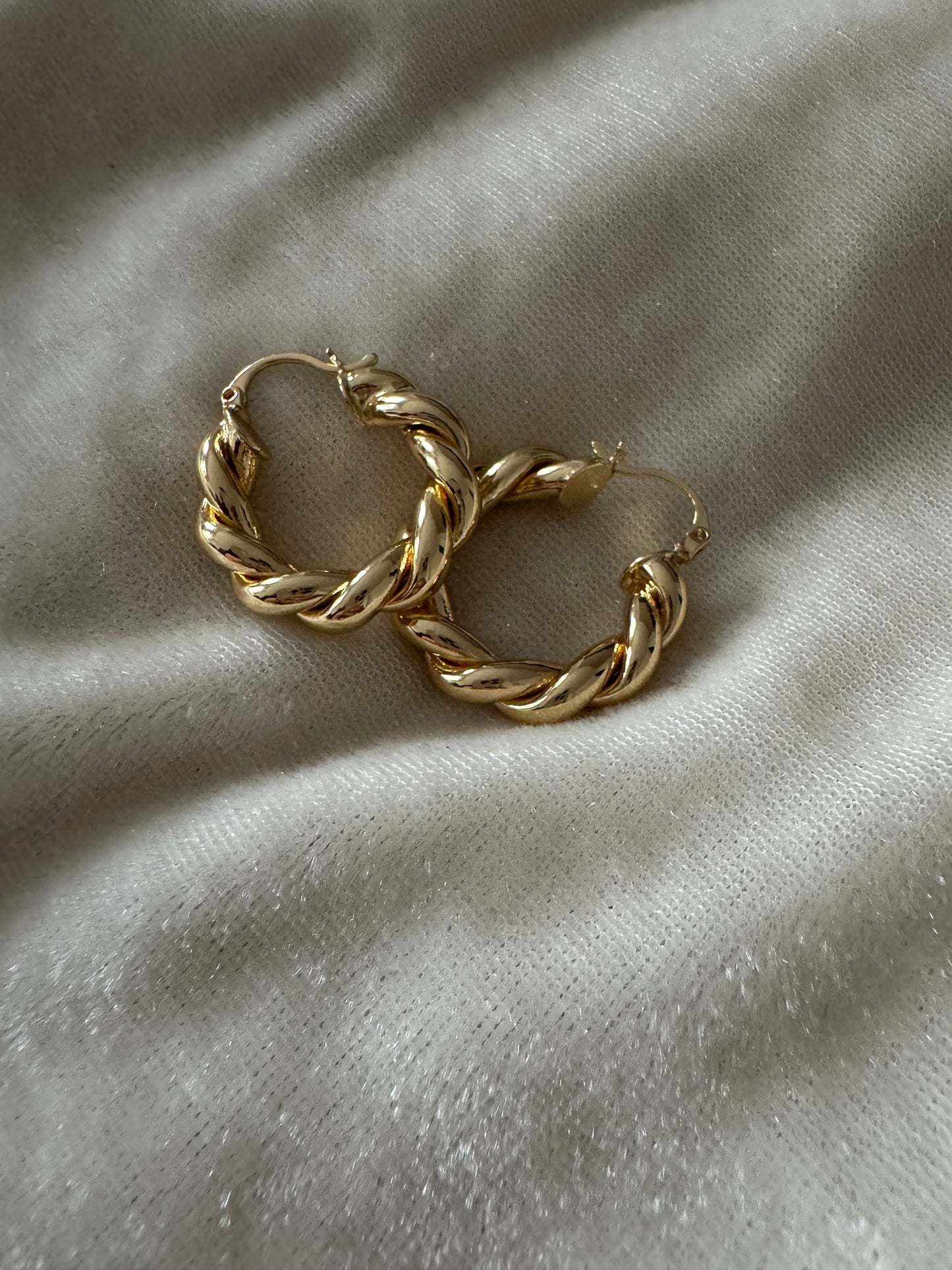 Ohrringe Knoten